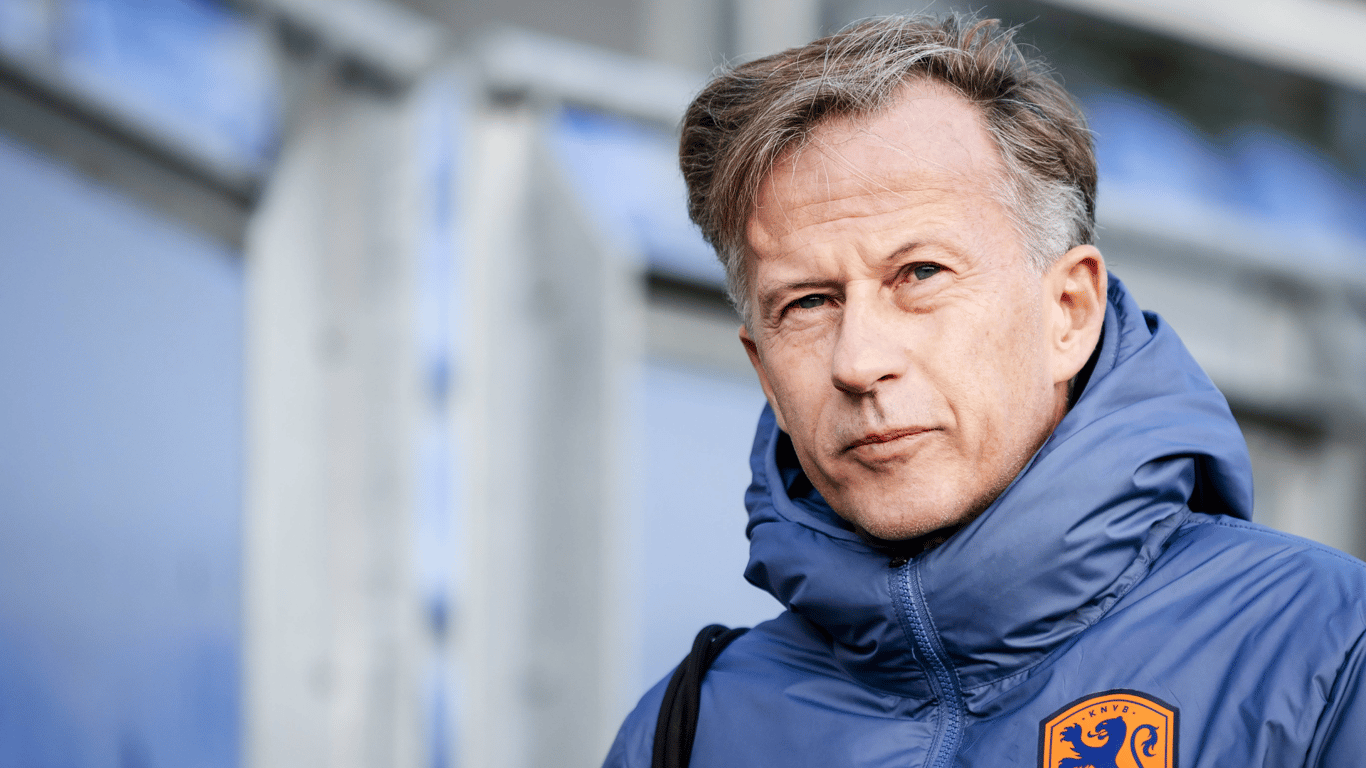 Andries Jonker, bondscoach van de Oranje Leeuwinnen