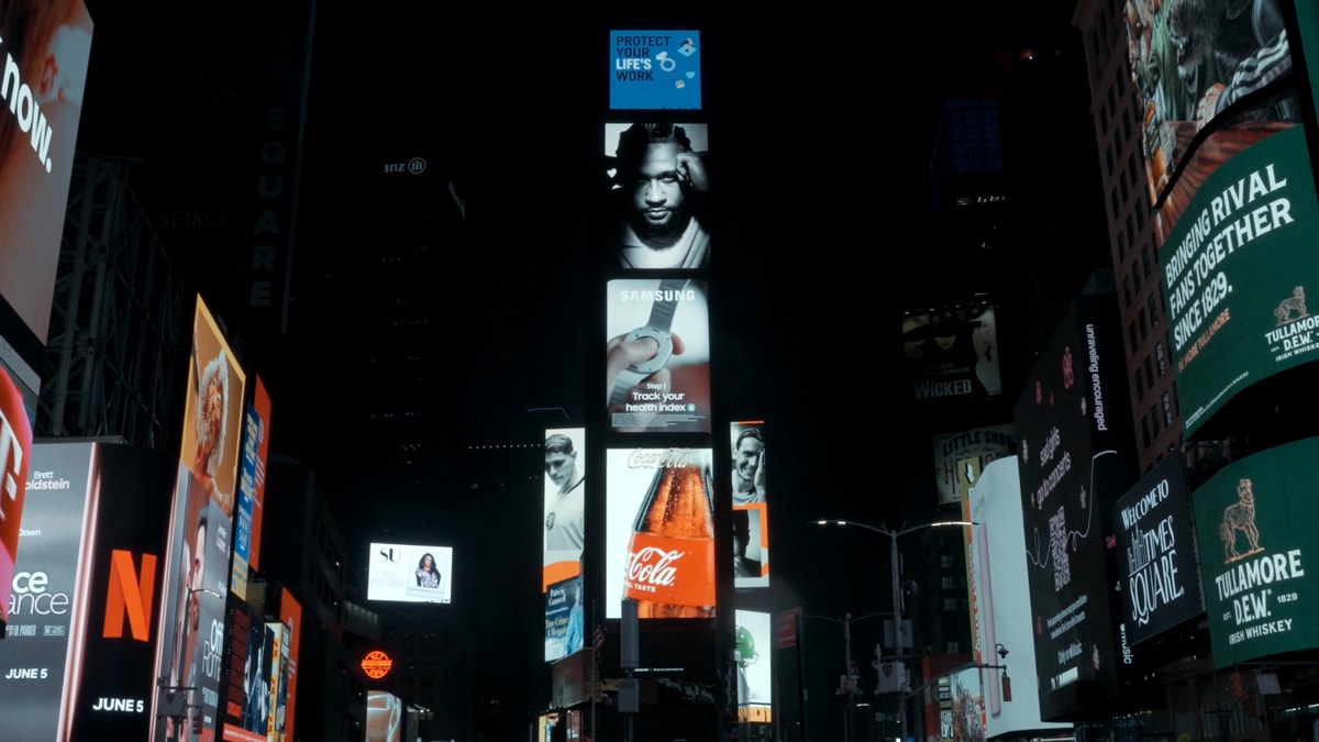 'Oranje neemt New York over' met zwart-witportretten op Times Square