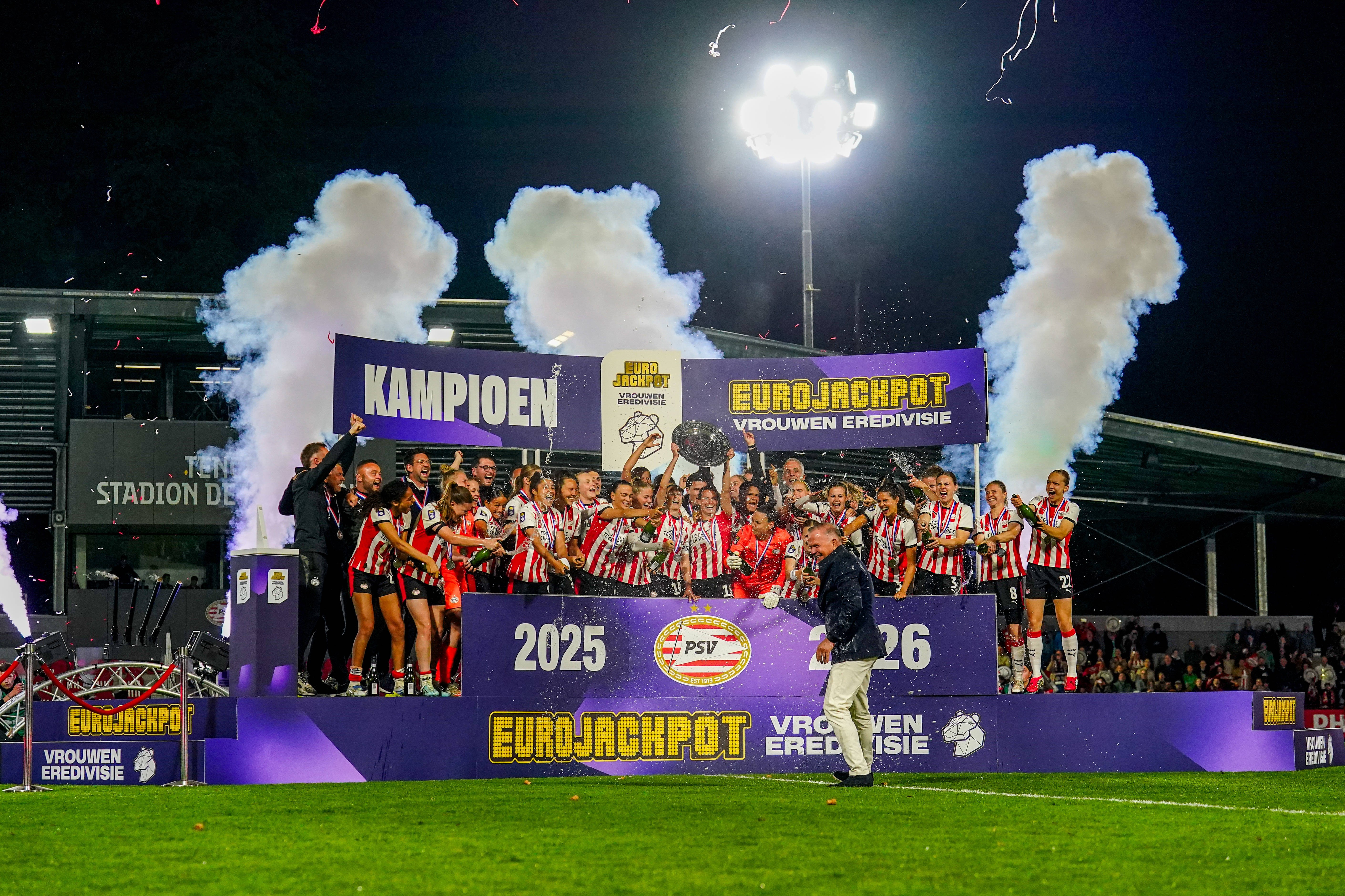 Oranje-international verlaat PSV voor recordbedrag: 'Een succesverhaal'