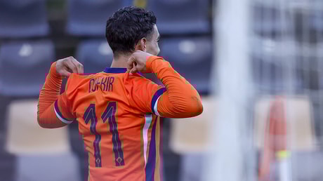 Ayoub Oufkir viert een doelpunt