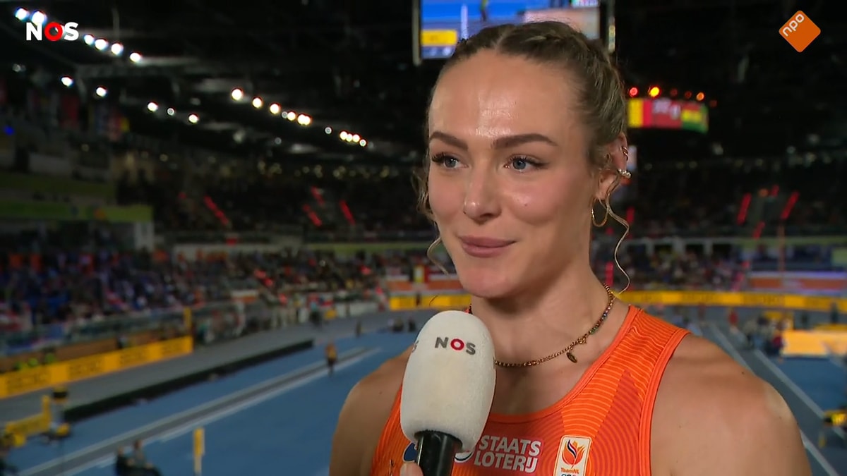 Lieke Klaver voor de camera van de NOS