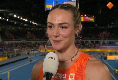 Lieke Klaver voor de camera van de NOS