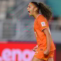 Lina Touzani in actie voor Oranje O17