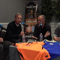 Valentijn Driessen en Mike Verweij bij Kick-Off van De Telegraaf