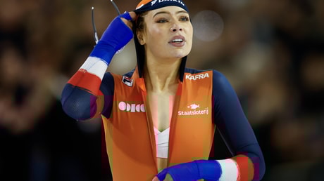 Jutta Leerdam schaatst naar wereldbekerzege in Heerenveen