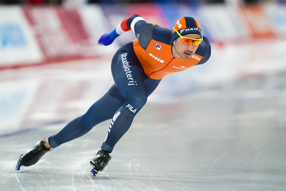 Kai Verbij verschijnt zonder professionele ploeg aan de start van het WCKT in Thialf.