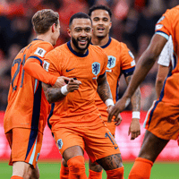 Het Nederlands elftal viert een doelpunt