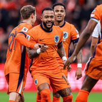 Het Nederlands elftal viert een doelpunt