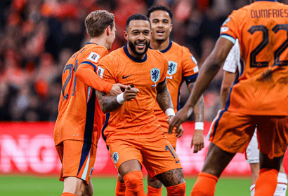 Het Nederlands elftal viert een doelpunt