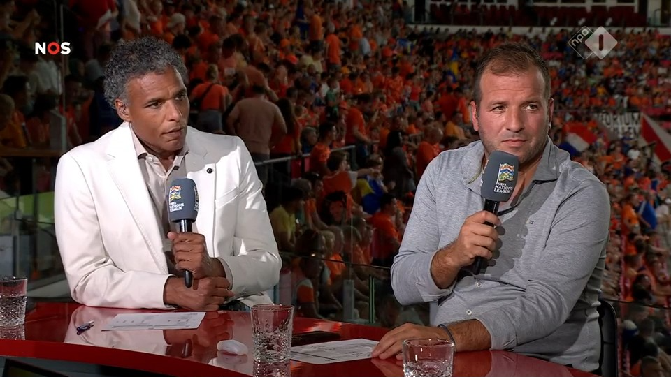 Rafael van der Vaart en Pierre van Hooijdonk bij de NOS