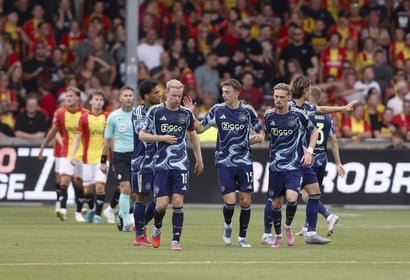 Ajax viert een doelpunt