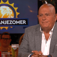 Jack van Gelder in een uitzending van De Oranjezomer