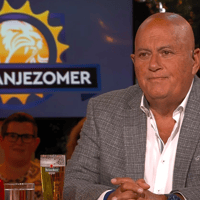 Jack van Gelder in een uitzending van De Oranjezomer