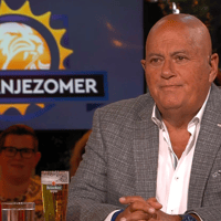 Jack van Gelder in een uitzending van De Oranjezomer