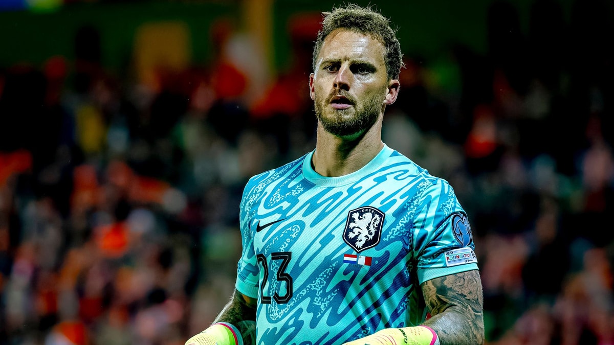 Mark Flekken in actie voor het Nederlands elftal