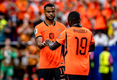 Brian Brobbey en Cody Gakpo