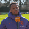 Jurriën Timber voor de camera van Ziggo Sport