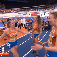 Femke Bol bezorgt Nederland 7e gouden medaille met sterke sprint op 4x400 meter