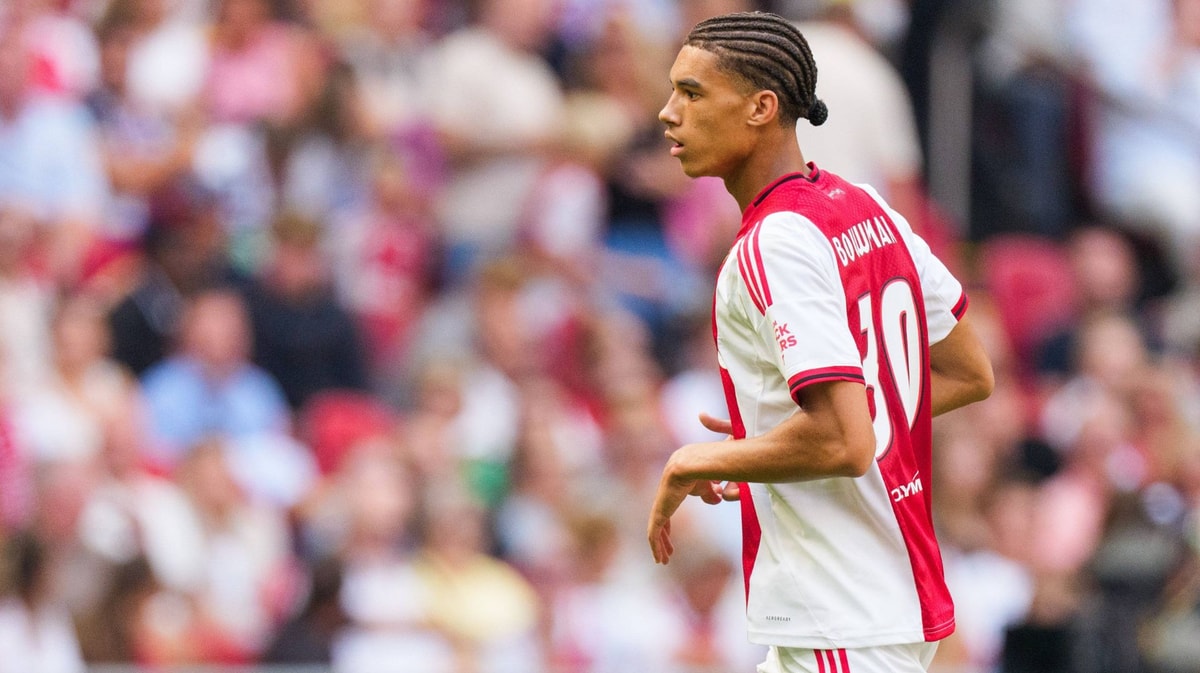 Aaron Bouwman in het shirt van Ajax