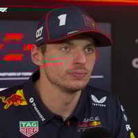 Max Verstappen voor de camera van de Formule 1