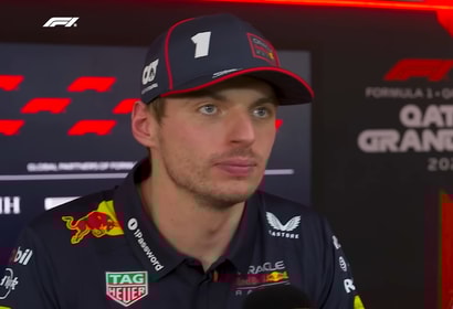 Max Verstappen voor de camera van de Formule 1