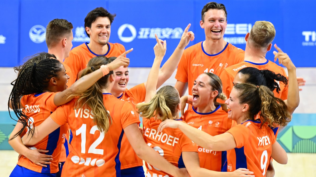 Oranje verpulvert Catalonië met bizarre 48-3 en bereikt kwartfinales EK