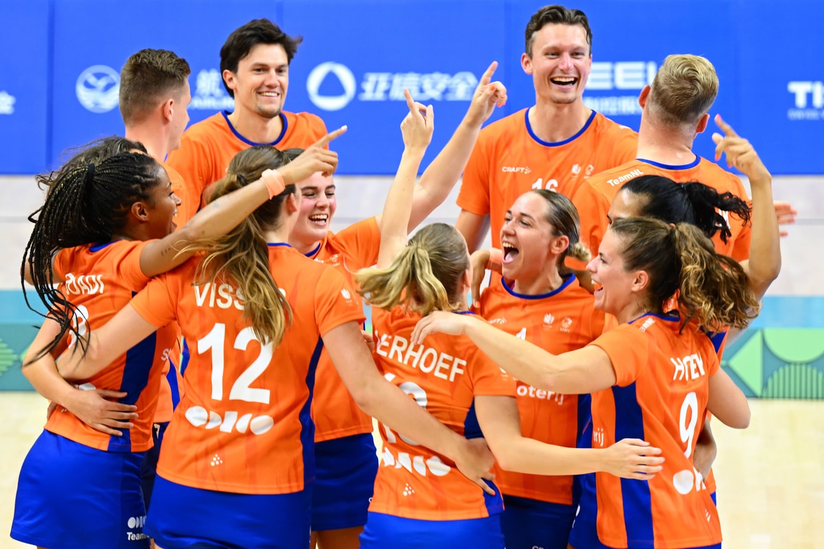 Oranje verpulvert Catalonië met bizarre 48-3 en bereikt kwartfinales EK