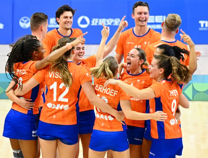 Oranje verpulvert Catalonië met bizarre 48-3 en bereikt kwartfinales EK