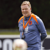 Bondscoach Ronald Koeman tijdens de training