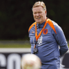 Bondscoach Ronald Koeman tijdens de training