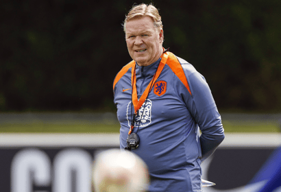 Bondscoach Ronald Koeman tijdens de training
