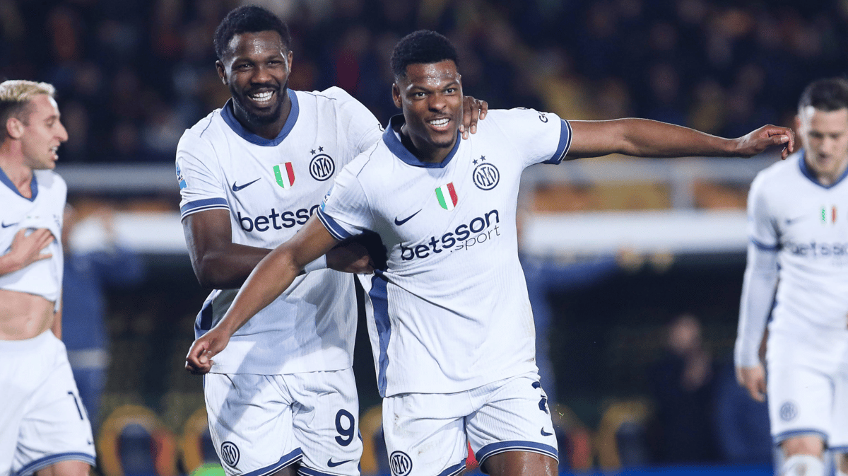 Denzel Dumfries scoort voor Internazionale