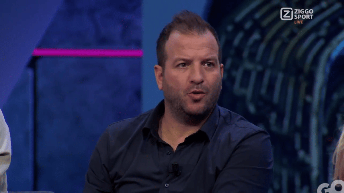 Rafael van der Vaart in de studio van Ziggo Sport