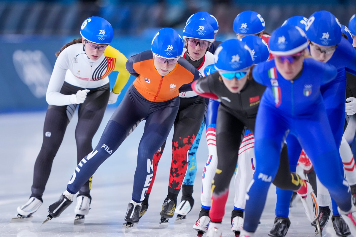 Marijke Groenewoud tijdens de massastart op de Olympische Spelen van 2026.