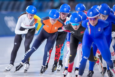 Marijke Groenewoud tijdens de massastart op de Olympische Spelen van 2026.