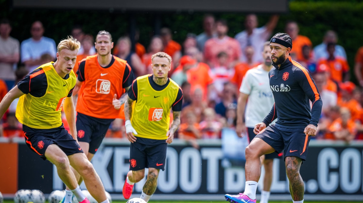 Het Nederlands elftal tijdens een training