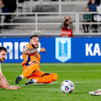 Memphis Depay scoort voor het Nederlands elftal