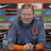 Bondscoach Ronald Koeman tijdens de persconferentie van Oranje