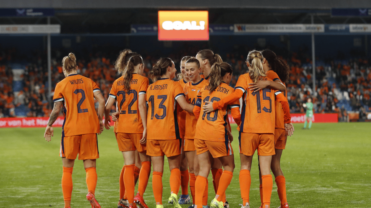 De Oranje Leeuwinnen vieren feest