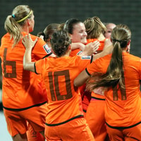 Vivianne Miedema maakte op 26 oktober 2013 als zeventienjarige haar eerste drie doelpunten voor Oranje tijdens de 0-7-zege op Portugal.