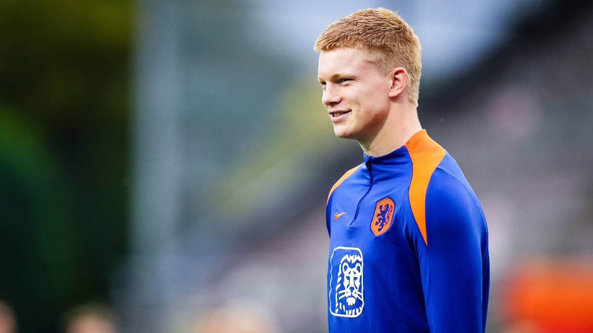 Kees Smit tijdens de training van Jong Oranje