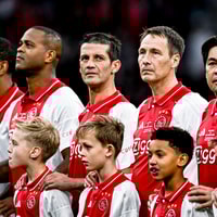 Antonia stelt dat Kluivert minder krediet bij Ajax krijgt vanwege zijn huidskleur