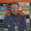 Bondscoach Ronald Koeman tijdens de persconferentie van Oranje