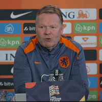 Bondscoach Ronald Koeman tijdens de persconferentie van Oranje