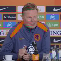 Ronald Koeman tijdens de persconferentie van het Nederlands elftal
