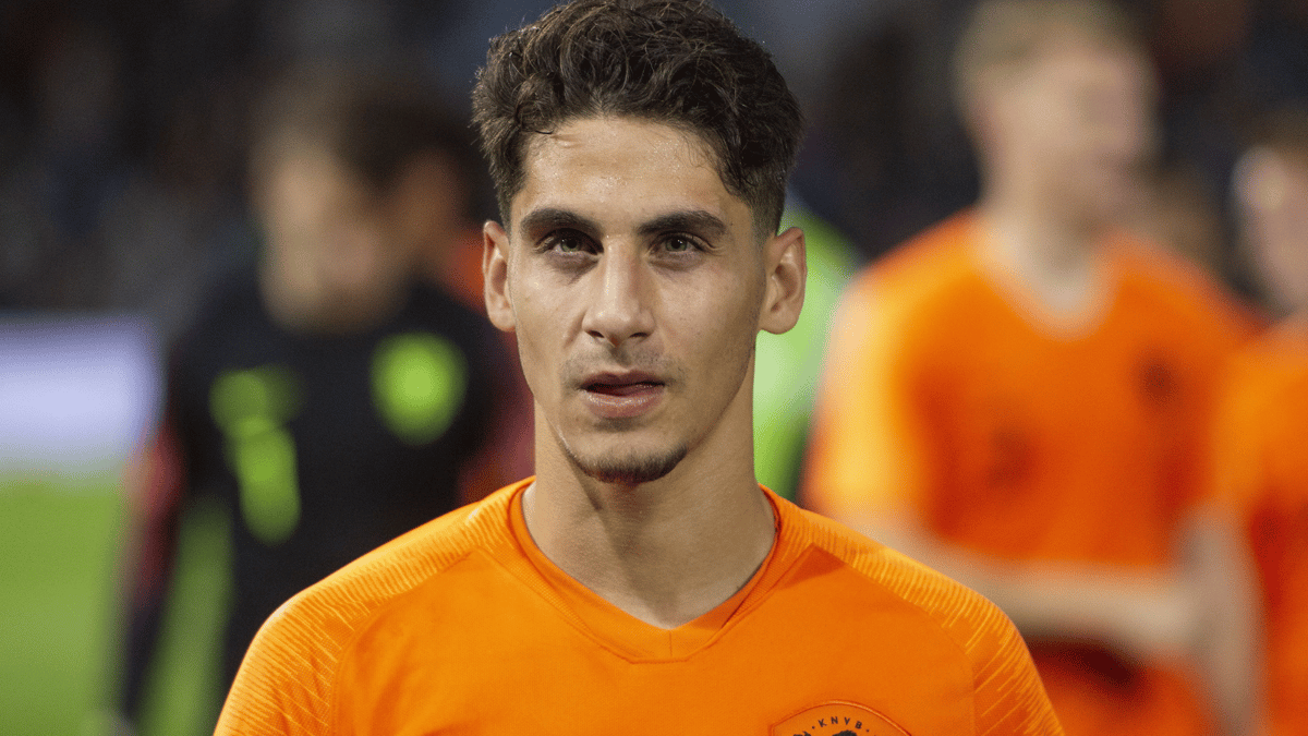 Ludovit Reis in actie voor Oranje O19