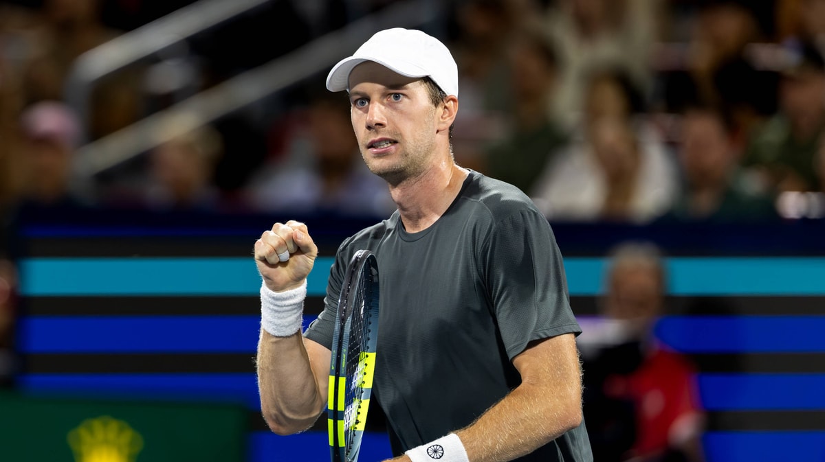 Botic van de Zandschulp verzekerde zich met zijn stunt tegen Alex de Minaur op de US Open van minimaal 290.000 dollar prijzengeld.