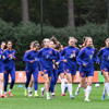 De Oranje Leeuwinnen tijdens de training 