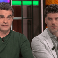 Kenneth Perez (links) en Kees Kwakman, analisten en voormalig profvoetballers