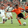 Patrick Kluivert in actie bij het Nederlands elftal